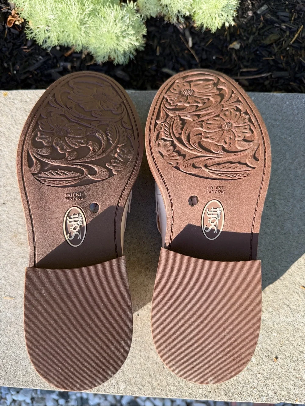 Sofft Beige Patent Leather Penny Loafers size 6M. These shoes were a sample pair